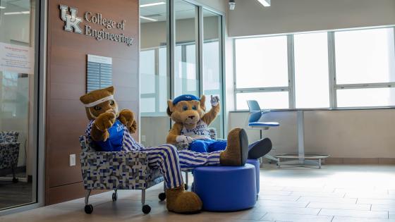 Wildcat and Scratch mascots lounging in chairs in UK College of Engineering