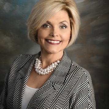Stephanie Mahan headshot